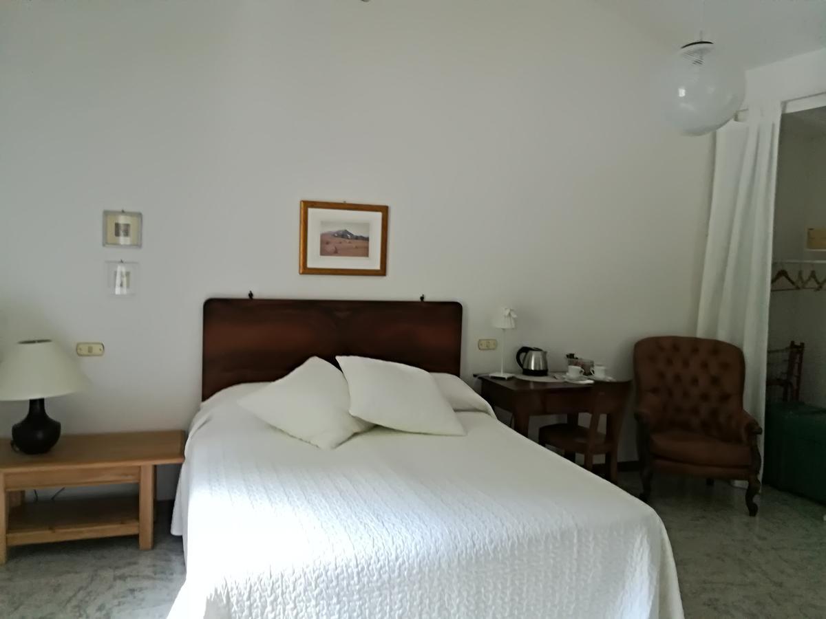 Civico 10 Hotel กุบบีโอ ภายนอก รูปภาพ